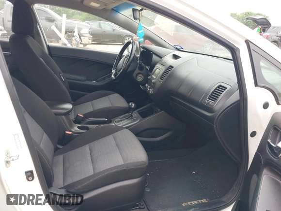 2014 Kia Forte EX with VIN KNAFX4A86E5090988, listed as a IAAI auction lot 41946793 with 130,568 mi miles. Bid and sale history available at carsss.com. Image 5.