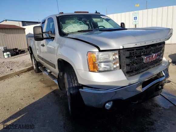 2011 GMC Sierra 2500HD SLE with VIN 1GT220CG9BZ200191, listed as a Copart auction lot 43624545 with 193,940 mi miles and Salvage Title. Bid and sale history available at carsss.com. Image 4.