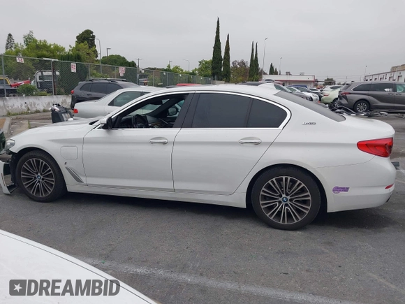 2018 BMW 5 Series 530e with VIN WBAJA9C56JB252738, listed as a IAAI auction lot 42260352 with 113,581 mi miles and . Bid and sale history available at DreamBid. Image 15.