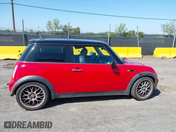 2005 MINI Hardtop with VIN WMWRC334X5TJ65197, listed as a IAAI auction lot 42035614 with 248,872 mi miles and . Bid and sale history available at DreamBid. Image 13.