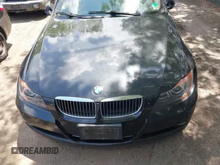 2006 BMW 3 Series 330i with VIN WBAVB33526KS32960, listed as a IAAI auction lot 42799135 with 150,736 mi miles and . Bid and sale history available at DreamBid. Image 6.