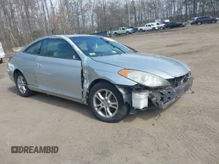 2005 Toyota Solara SE z VIN 4T1CE30P25U958677, wystawiony jako IAAI lot #41942208 z przebiegiem 200 000 mil mil oraz . Historia ofert i sprzedaży dostępna na DreamBid. Obrazek 1.