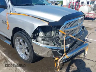 2013 Ram 1500 Tradesman z VIN 3C6JR6AP1DG543584, wystawiony jako IAAI lot #42137202 z przebiegiem 233 285 mil mil oraz . Historia ofert i sprzedaży dostępna na DreamBid. Obrazek 17.