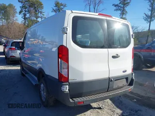 2017 Ford Transit z VIN 1FTYR1YM2HKB11090, wystawiony jako IAAI lot #41664444 z przebiegiem 82 959 mil mil oraz . Historia ofert i sprzedaży dostępna na DreamBid. Obrazek 3.