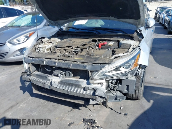 2019 Nissan Altima SL with VIN 1N4BL4EV3KC230490, listed as a IAAI auction lot 41786522 with 113,320 mi miles and . Bid and sale history available at DreamBid. Image 6.