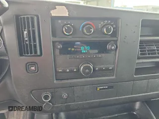 2013 Chevrolet Express Cargo с VIN 1GCSGAFX2D1160654, выставлен на аукционе IAAI как лот 42621265 с пробегом 152 209 миль миль и . История ставок и продаж доступна на DreamBid. Изображение 1.