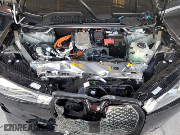 2023 BMW iX xDrive50 z VIN WB523CF08PCL23354, wystawiony jako Copart lot #67861052 z przebiegiem 718 mil mil oraz . Historia ofert i sprzedaży dostępna na DreamBid. Obrazek 12.