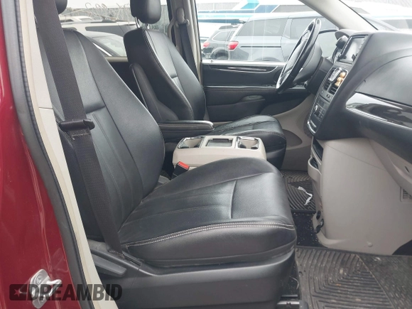 2014 Chrysler Town & Country Touring with VIN 2C4RC1BG0ER211128, listed as a IAAI auction lot 41960992 with 133,055 mi miles and . Bid and sale history available at DreamBid. Image 5.