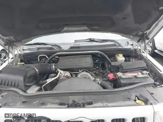 2006 Jeep Commander with VIN 1J8HG48N26C288836, listed as a IAAI auction lot 42019639 with 178,807 mi miles. Bid and sale history available at carsss.com. Image 10.