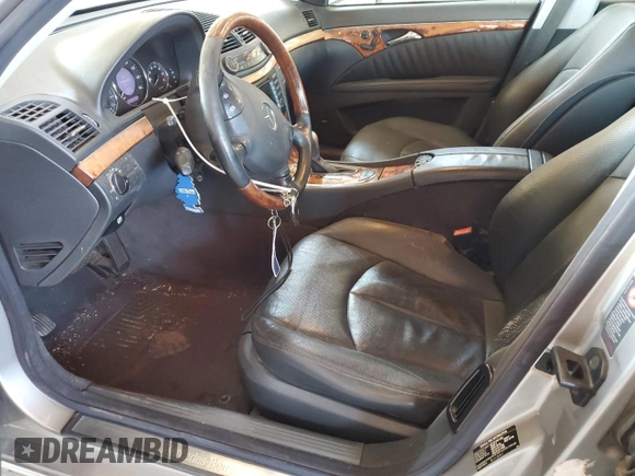 2004 Mercedes-Benz E 500 z VIN WDBUF70J34A492118, wystawiony jako Copart lot #56746975 z przebiegiem 109 871 mil mil oraz Szkoda całkowita • Salvage title. Historia ofert i sprzedaży dostępna na DreamBid. Obrazek 7.
