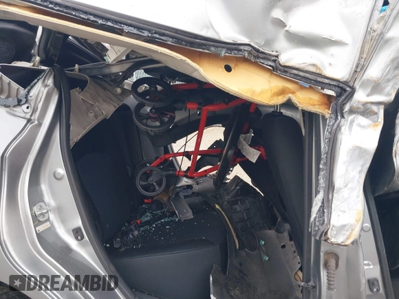 2014 Nissan Note S Plus z VIN 3N1CE2CP7EL373942, wystawiony jako IAAI lot #42187563 z przebiegiem Nie podano mil oraz . Historia ofert i sprzedaży dostępna na DreamBid. Obrazek 8.