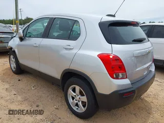 2016 Chevrolet Trax LS z VIN KL7CJNSB3GB759579, wystawiony jako IAAI lot #42212920 z przebiegiem 112 493 mil mil oraz . Historia ofert i sprzedaży dostępna na DreamBid. Obrazek 3.
