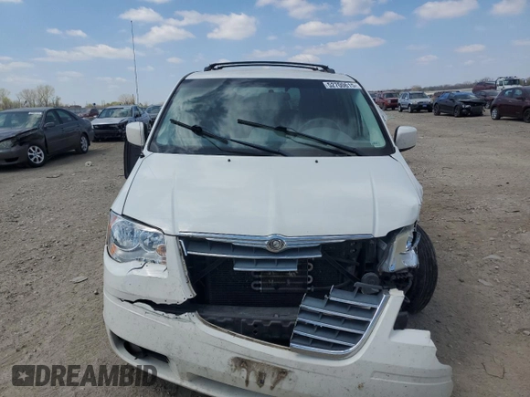 2010 Chrysler Town & Country Touring with VIN 2A4RR5D14AR260321, listed as a Copart auction lot 52700615 with 214,498 mi miles and Salvage Title. Bid and sale history available at DreamBid. Image 5.