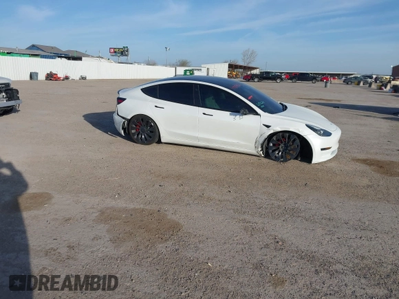 2023 Tesla Model 3 Performance z VIN 5YJ3E1EC5PF689620, wystawiony jako IAAI lot #41814112 z przebiegiem Nie podano mil oraz . Historia ofert i sprzedaży dostępna na DreamBid. Obrazek 6.