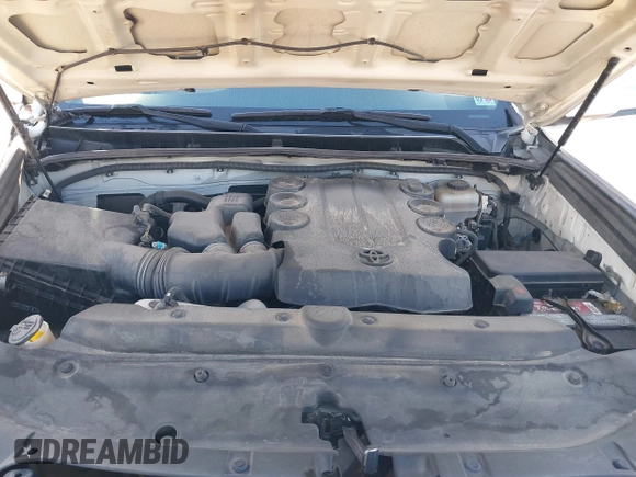 2011 Toyota 4Runner SR5 with VIN JTEZU5JR2B5014781, listed as a IAAI auction lot 42231932 with 124,646 mi miles and . Bid and sale history available at DreamBid. Image 10.