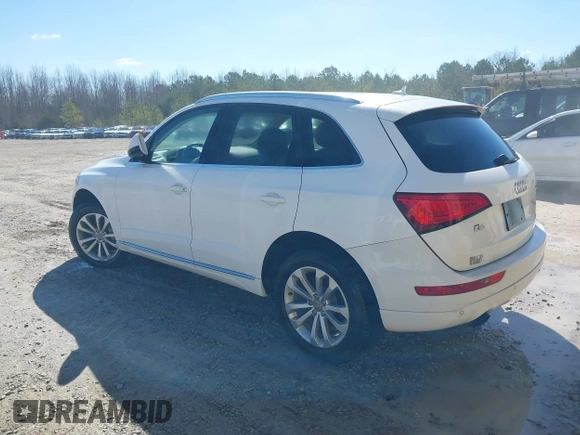 2014 Audi Q5 Premium Plus with VIN WA1LFAFP1EA051704, listed as a IAAI auction lot 41725317 with 136,084 mi miles. Bid and sale history available at carsss.com. Image 3.