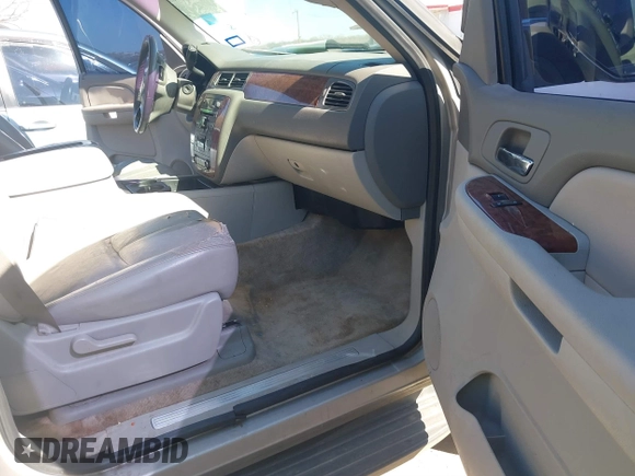 2007 Chevrolet Tahoe LT z VIN 1GNFC13077R105182, wystawiony jako IAAI lot #41649825 z przebiegiem Nie podano mil oraz . Historia ofert i sprzedaży dostępna na DreamBid. Obrazek 5.