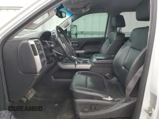 2015 Chevrolet Silverado 3500HD LTZ z VIN 1GC4K0C85FF679444, wystawiony jako Copart lot #49138775 z przebiegiem 165 344 mil mil oraz Czysty tytuł • Clean title. Historia ofert i sprzedaży dostępna na DreamBid. Obrazek 7.