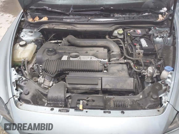 2010 Volvo C70 with VIN YV1672MC5AJ093125, listed as a IAAI auction lot 41459887 with 107,944 mi miles. Bid and sale history available at carsss.com. Image 10.