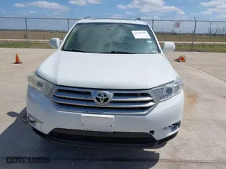 2011 Toyota Highlander Limited with VIN 5TDYK3EH4BS049750, listed as a IAAI auction lot 41787928 with 1 mi miles. Bid and sale history available at carsss.com. Image 6.