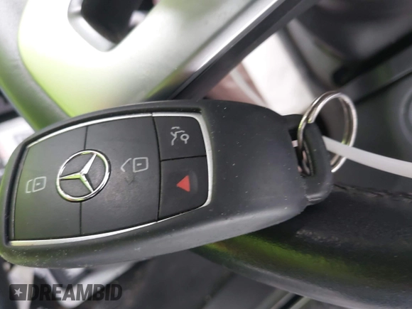 2019 Mercedes-Benz C 300 with VIN 55SWF8DB0KU290584, listed as a IAAI auction lot 42019267 with 88,717 mi miles and . Bid and sale history available at DreamBid. Image 11.