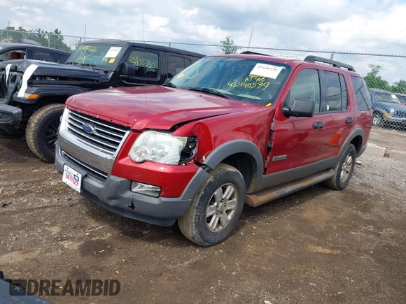 2006 Ford Explorer XLT z VIN 1FMEU73E46UB59076, wystawiony jako IAAI lot #42440539 z przebiegiem 166 077 mil mil oraz . Historia ofert i sprzedaży dostępna na DreamBid. Obrazek 2.