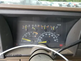 1994 GMC Sierra 1500 z VIN 2GTEK19K3R1574913, wystawiony jako Copart lot #55939635 z przebiegiem 191 240 mil mil oraz Szkoda całkowita • Salvage title. Historia ofert i sprzedaży dostępna na DreamBid. Obrazek 9.