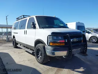 2019 Chevrolet Express Passenger LT with VIN 1GAZGPFG8K1253265, listed as a IAAI auction lot 41749111 with 65,070 mi miles. Bid and sale history available at carsss.com. Image 1.
