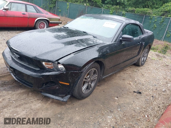 2011 Ford Mustang V6 z VIN 1ZVBP8EM7B5139351, wystawiony jako IAAI lot #42471805 z przebiegiem 80 513 mil mil oraz . Historia ofert i sprzedaży dostępna na DreamBid. Obrazek 2.