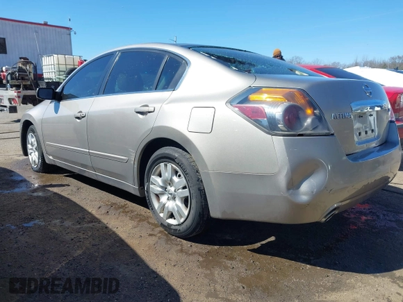 2012 Nissan Altima S z VIN 1N4AL2AP6CC204233, wystawiony jako IAAI lot #41808198 z przebiegiem 209 586 mil mil oraz . Historia ofert i sprzedaży dostępna na DreamBid. Obrazek 3.