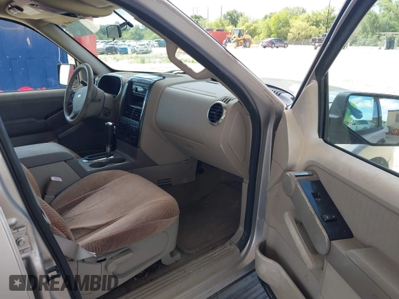 2006 Ford Explorer XLT z VIN 1FMEU73E76UB17775, wystawiony jako IAAI lot #42257304 z przebiegiem Nie podano mil oraz . Historia ofert i sprzedaży dostępna na DreamBid. Obrazek 5.
