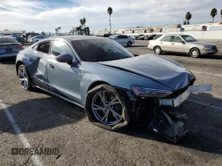 2024 Audi e-tron GT Premium Plus z VIN WAUFJBFW7R7004689, wystawiony jako Copart lot #75769664 z przebiegiem 1018 mil mil oraz Szkody całkowita. Historia ofert i sprzedaży dostępna na DreamBid. Obrazek 4.