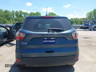 2018 Ford Escape S z VIN 1FMCU0F79JUA63979, wystawiony jako IAAI lot #42184819 z przebiegiem 125 720 mil mil oraz . Historia ofert i sprzedaży dostępna na DreamBid. Obrazek 16.