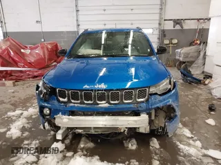2024 Jeep Compass Latitude with VIN 3C4NJDBNXRT603931, listed as a IAAI auction lot 41597384 with 24,436 mi miles. Bid and sale history available at carsss.com. Image 13.
