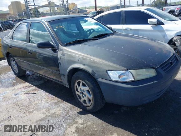 1997 Toyota Camry LE z VIN JT2BG22K3V0048428, wystawiony jako IAAI lot #41817586 z przebiegiem 349 369 mil mil oraz . Historia ofert i sprzedaży dostępna na DreamBid. Obrazek 1.