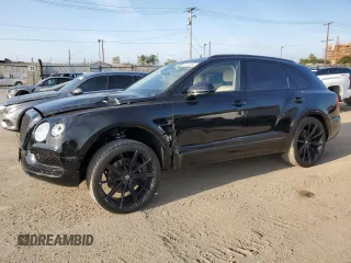 2017 Bentley Bentayga W12 z VIN SJAAC2ZV5HC015773, wystawiony jako Copart lot #66370354 z przebiegiem 65 944 mil mil oraz Szkoda całkowita • Salvage title. Historia ofert i sprzedaży dostępna na DreamBid. Obrazek 1.