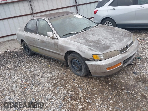 1996 Honda Accord LX with VIN 1HGCD563XTA289338, listed as a IAAI auction lot 41896052 with 221,401 mi miles and . Bid and sale history available at carsss.com. Image 1.