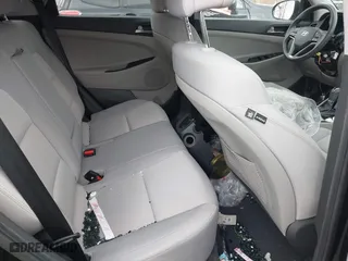 2017 Hyundai Tucson SE Plus with VIN KM8J33A49HU584557, listed as a IAAI auction lot 41853951 with 105,602 mi miles. Bid and sale history available at carsss.com. Image 8.