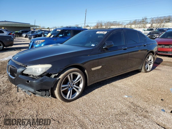 2012 BMW 7 Series 750i z VIN WBAKA8C54CDX01386, wystawiony jako Copart lot #82404214 z przebiegiem Nie podano mil oraz Czysty tytuł • Clean title. Historia ofert i sprzedaży dostępna na DreamBid. Obrazek 1.