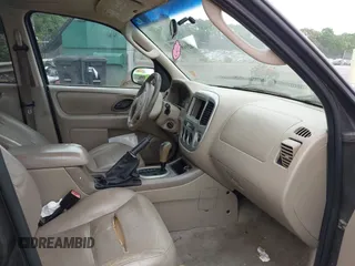 2006 Ford Escape XLT с VIN 1FMCU03116KB98490, выставлен на аукционе IAAI как лот 42168558 с пробегом 255 382 миль миль и . История ставок и продаж доступна на DreamBid. Изображение 5.