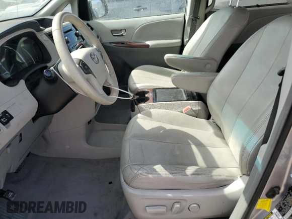 2012 Toyota Sienna XLE AAS z VIN 5TDYK3DC5CS251052, wystawiony jako Copart lot #63633905 z przebiegiem 204 013 mil mil oraz Czysty tytuł • Clean title. Historia ofert i sprzedaży dostępna na DreamBid. Obrazek 7.