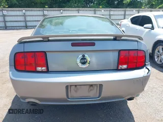 2006 Ford Mustang GT Deluxe с VIN 1ZVFT82H065176946, выставлен на аукционе IAAI как лот 42472942 с пробегом 157 711 миль миль и . История ставок и продаж доступна на DreamBid. Изображение 16.