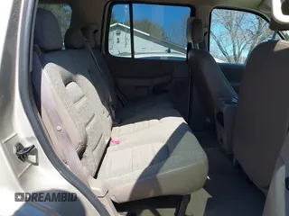 2004 Ford Explorer XLS z VIN 1FMZU72E14UC11599, wystawiony jako IAAI lot #41749597 z przebiegiem 82 805 mil mil oraz . Historia ofert i sprzedaży dostępna na DreamBid. Obrazek 8.