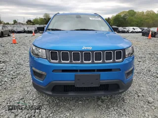 2018 Jeep Compass Sport z VIN 3C4NJCAB4JT124295, wystawiony jako Copart lot #52328795 z przebiegiem 77 901 mil mil oraz Szkoda całkowita • Salvage title. Historia ofert i sprzedaży dostępna na DreamBid. Obrazek 5.