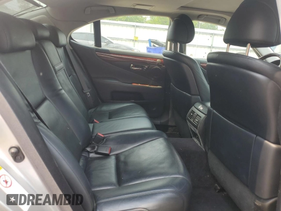 2008 Lexus LS 460 z VIN JTHBL46F985055496, wystawiony jako Copart lot #53060695 z przebiegiem 239 488 mil mil oraz Szkoda całkowita • Salvage title. Historia ofert i sprzedaży dostępna na DreamBid. Obrazek 10.