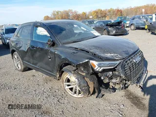 2024 Audi Q3 S line Premium Plus z VIN WA1EECF3XR1177084, wystawiony jako IAAI lot #40736860 z przebiegiem 1799 mil mil oraz . Historia ofert i sprzedaży dostępna na DreamBid. Obrazek 1.