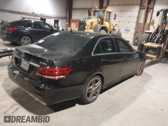 2016 Mercedes-Benz E 400 with VIN WDDHF6HB5GB172605, listed as a IAAI auction lot 41224247 with 68,010 mi miles and . Bid and sale history available at carsss.com. Image 4.