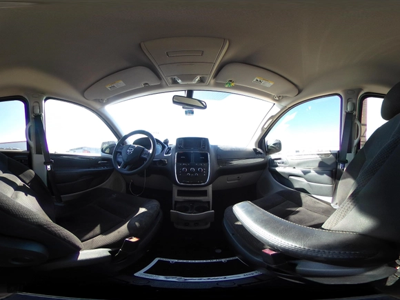 2018 Dodge Grand Caravan SE with VIN 2C4RDGBG3JR348560, listed as a IAAI auction lot 41657312 with 135,007 mi miles. Bid and sale history available at carsss.com. Image 18.