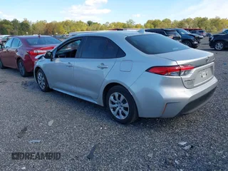 2024 Toyota Corolla LE z VIN 5YFB4MDE1RP102999, wystawiony jako IAAI lot #40562845 z przebiegiem 19 445 mil mil oraz . Historia ofert i sprzedaży dostępna na DreamBid. Obrazek 3.