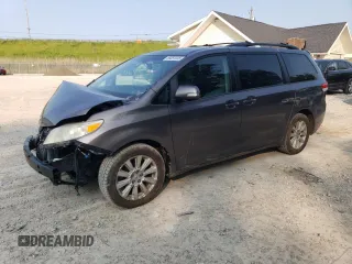 2013 Toyota Sienna XLE with VIN 5TDDK3DC4DS052610, listed as a Copart auction lot 59051035 with 223,606 mi miles and Salvage title. Bid and sale history available at DreamBid. Image 1.